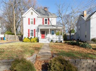 301 Carson Rd, Saint Louis, MO 63135