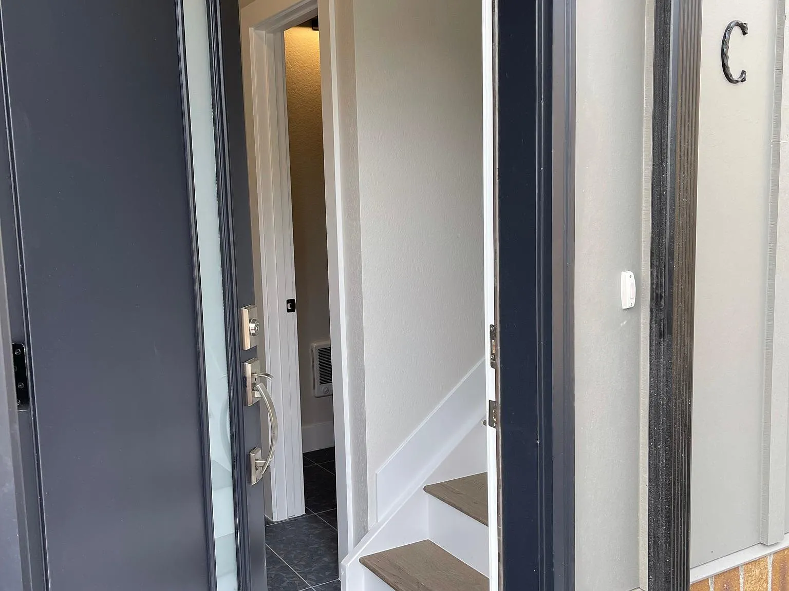 1 bed, 1182 sqft, $2,250 — Photo 2