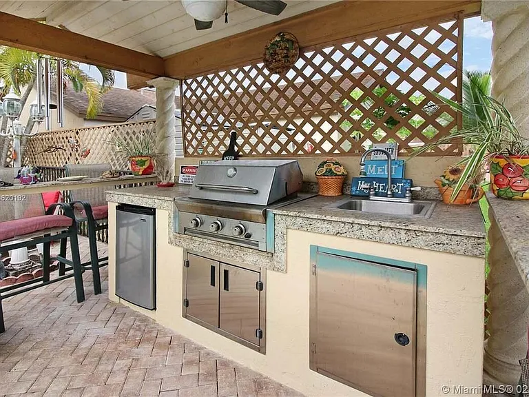 16657 Redwood Way — Photo 9