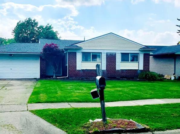 692 Hamlet Rd, Auburn Hills, MI 48326