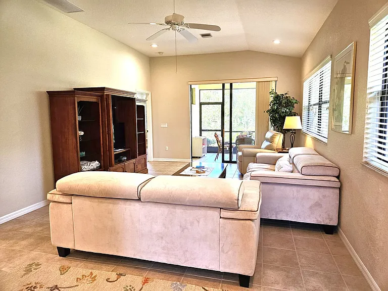 4528 Cancello Grande Ave — Photo 6