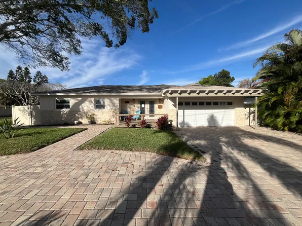 7039 Hibiscus Ave S, South Pasadena, FL 33707