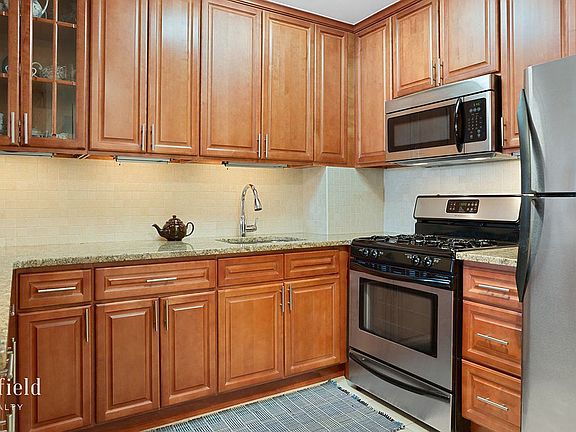 4th image of 227 Ocean Pkwy APT 5J