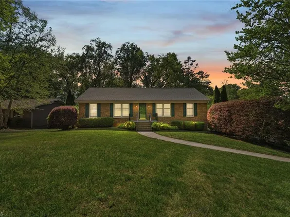 1714 Valley Brook Rd, Clemmons, NC 27012