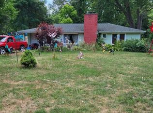 18549 S River Rd, Three Rivers, MI 49093