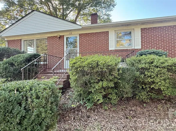 928 Beaumont Ave, Greensboro, NC 27401