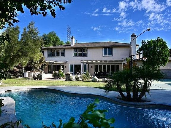 4th image of 1019 Fuller Dr