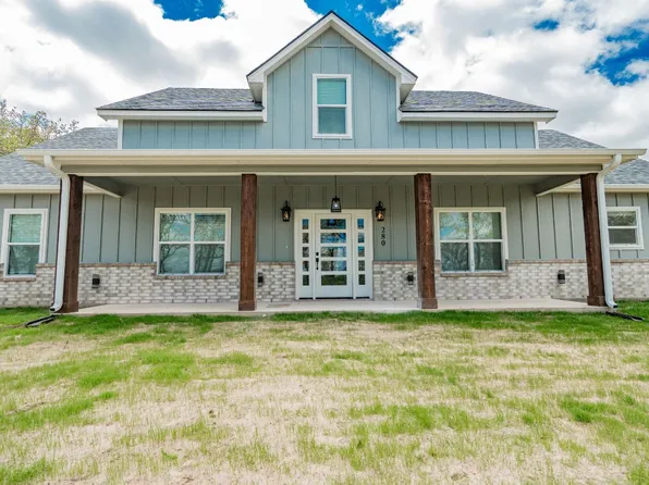 280 Trinity Cir, Bowie, TX 76230