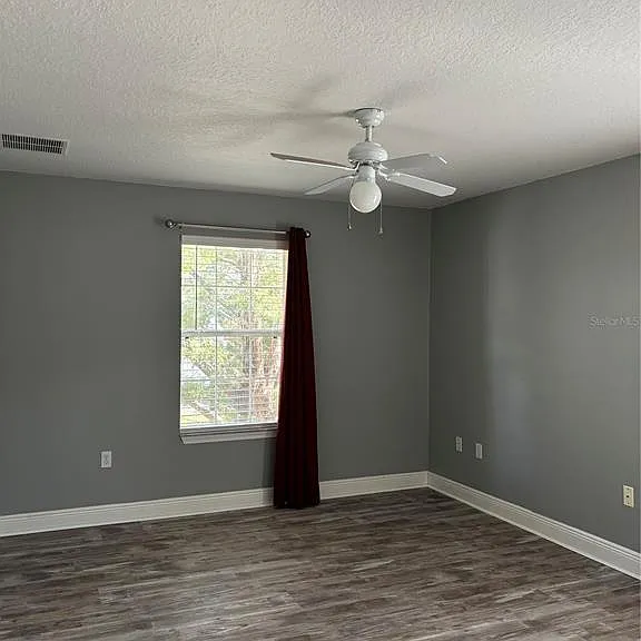 Eastern Pecan Pl — Photo 5