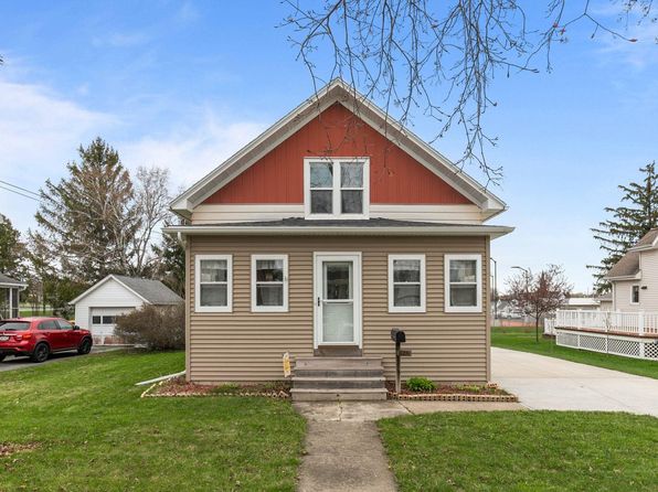 326 E Sullivan St, Ripon, WI 54971