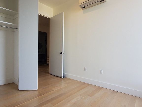 5th image of 420 Tompkins Ave #221