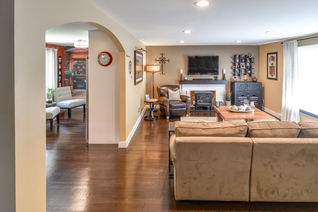 29 Little Tree Ln, Framingham, MA - View 3