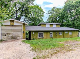 110 Happy Hollow Dr, Dahinda, IL 61428