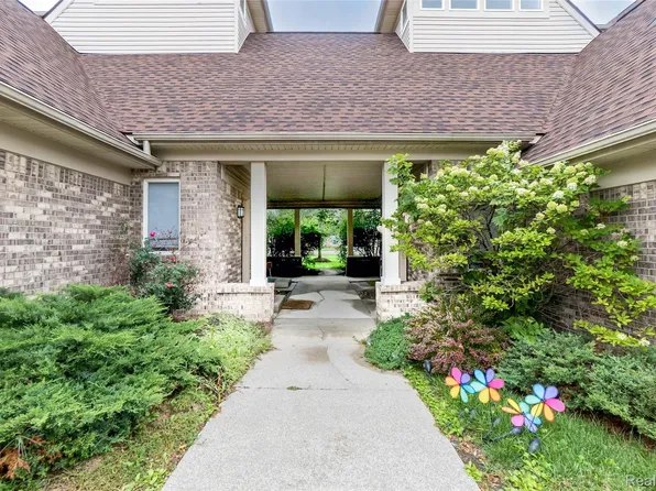 871 Brandon Ave #21, Pontiac, MI 48340
