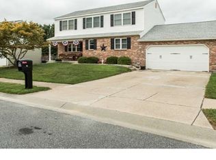 16 Davis Dr, Newark, DE 19702