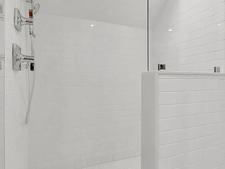 1110 Lillian St #B — Photo 16