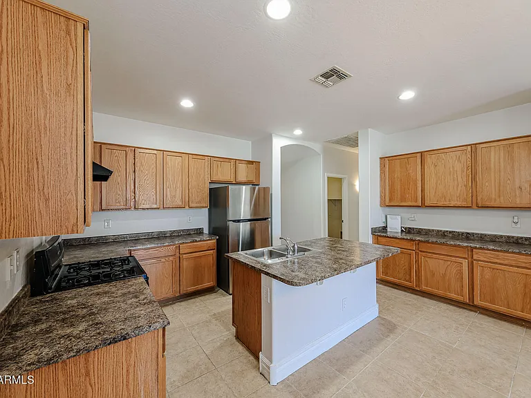 17765 W Bridger St — Photo 6
