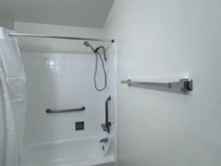 Prada Pointe Apartments — Photo 23
