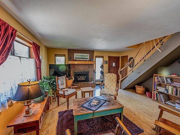 3rd image of 3070 E 4Th Avenue