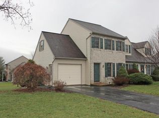 755 Fieldstone Ln, Elizabethtown, PA 17022