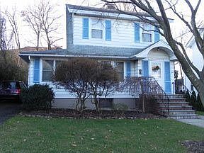 1st image of 328 Elm Pl