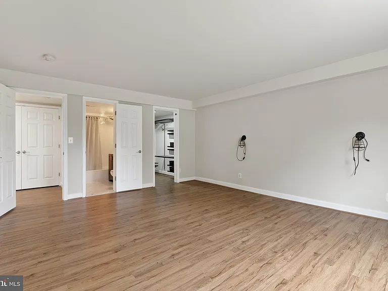1461 N Van Dorn St #A — Photo 18