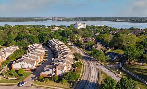 2nd image of 5837 Lake Point Dr