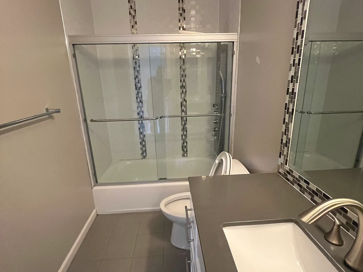 3 bed, 2.5 bath, 1835 sqft, $7,000 — Photo 4