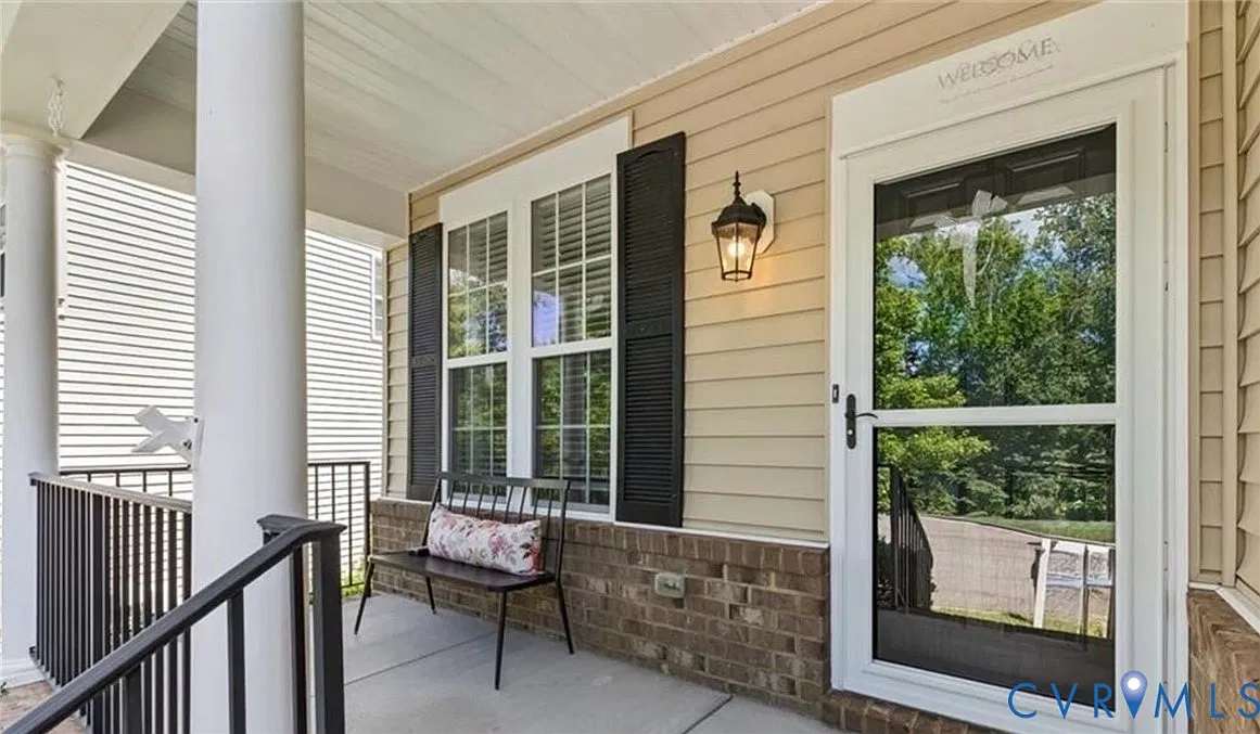 4 bed, 2.5 bath, 2520 sqft, $3,150 — Photo 2