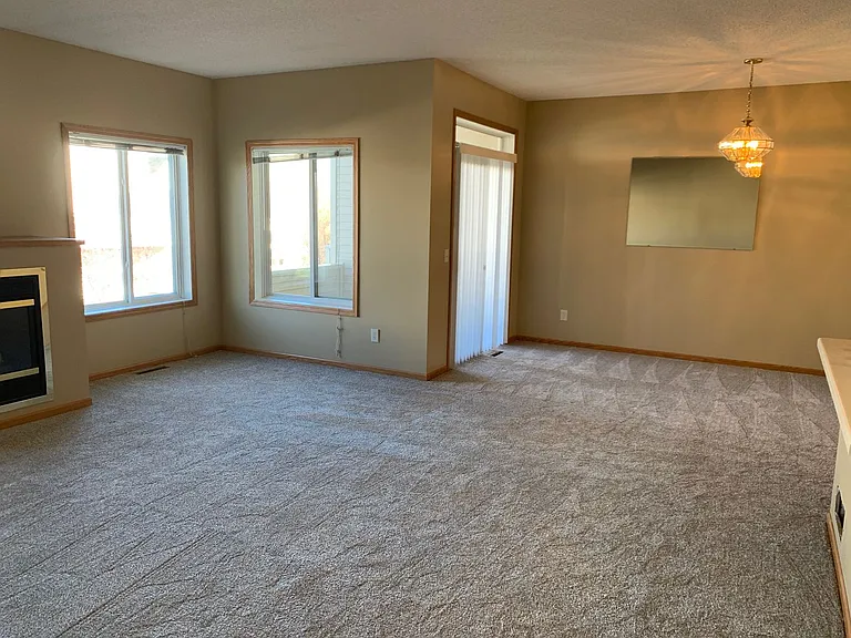 6824 Meadow Grass Ln S — Photo 7
