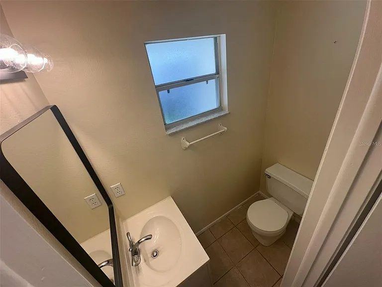 1820 Bonneville Dr #1820 — Photo 9
