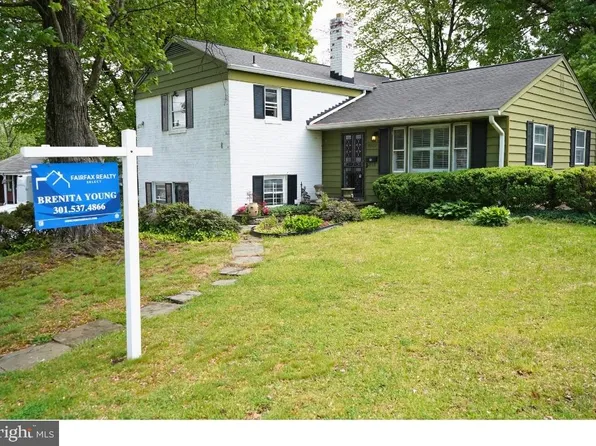 8301 Legation Rd, Hyattsville, MD 20784