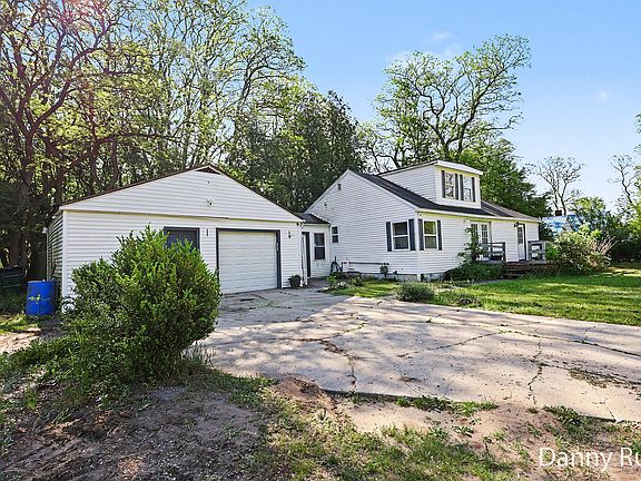 3rd image of 1430 Delz Dr