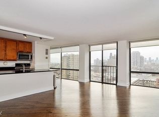 345 W Fullerton Pkwy APT 402, Chicago, IL 60614