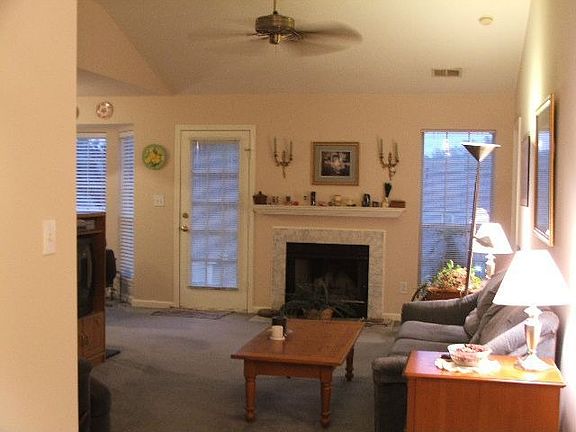 Great Room with vaulted ceilings 