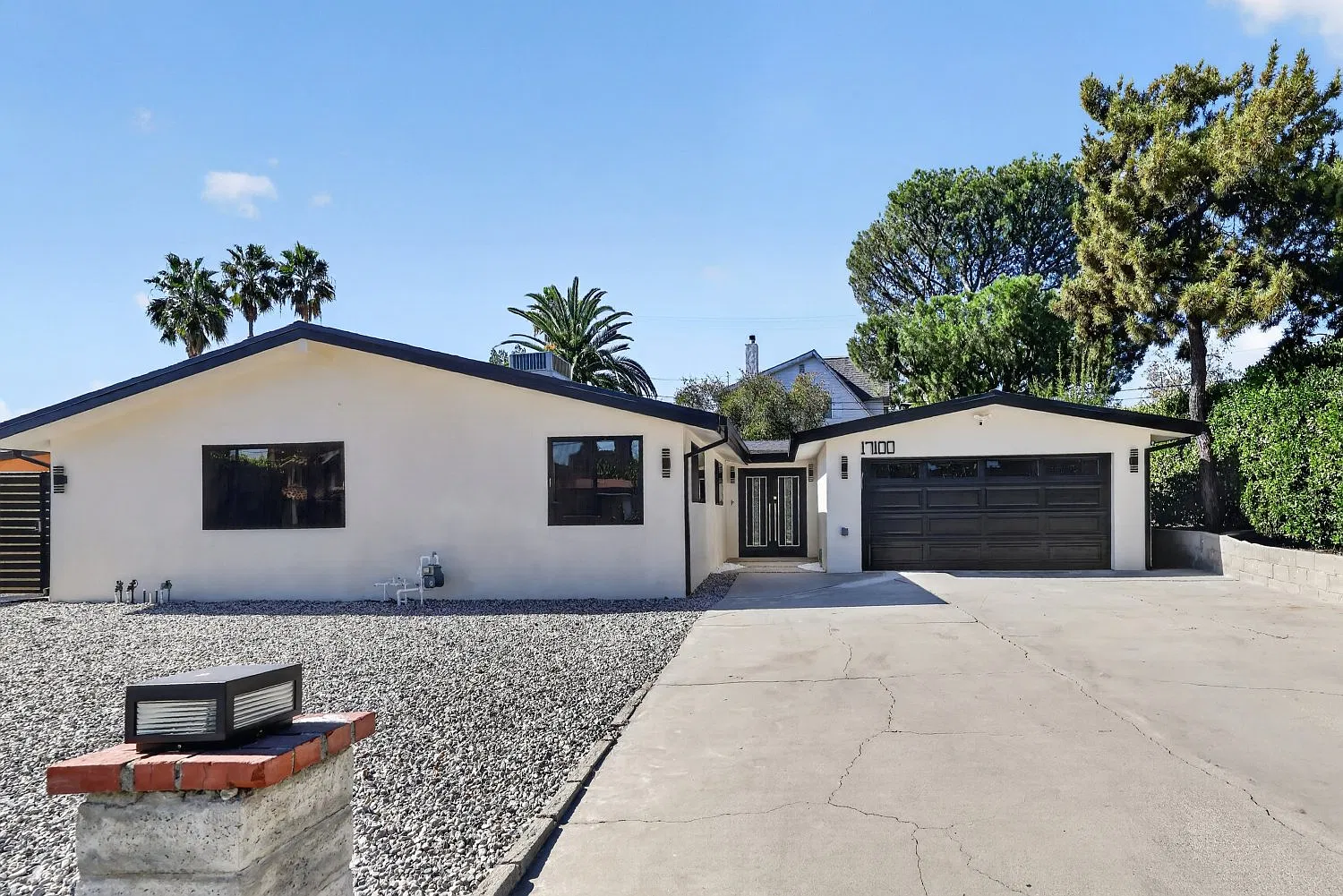 3 bed, 2000 sqft, $6,000 — Photo 2