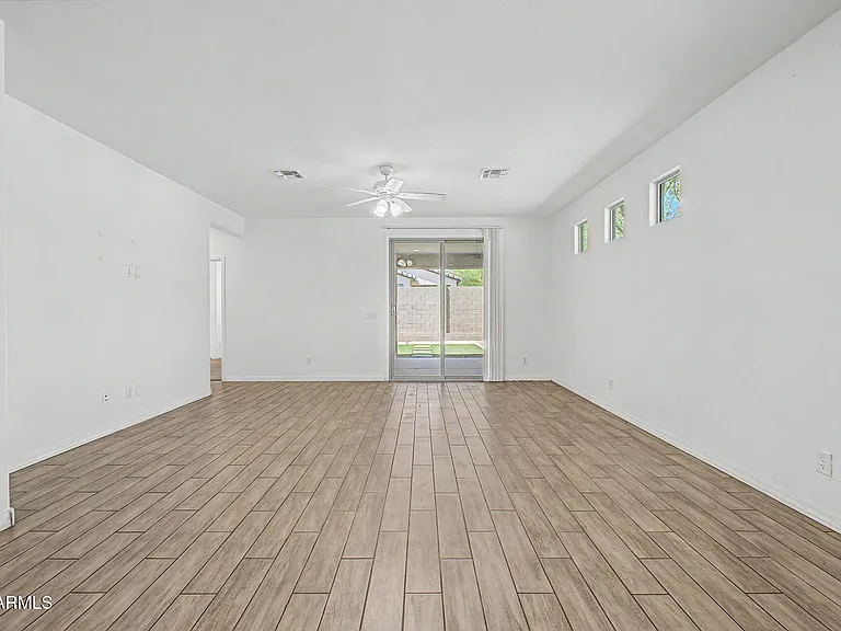 5722 W Getty Dr — Photo 12