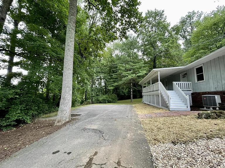 51 Allen Ave — Photo 14