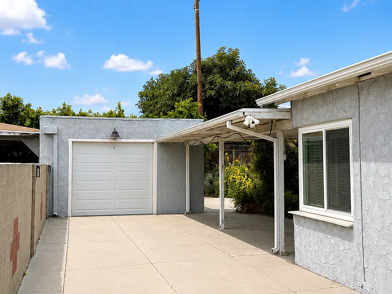 445 1/2 E Alisal Way — Photo 5