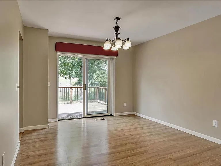 927 Bellestri Dr — Photo 6