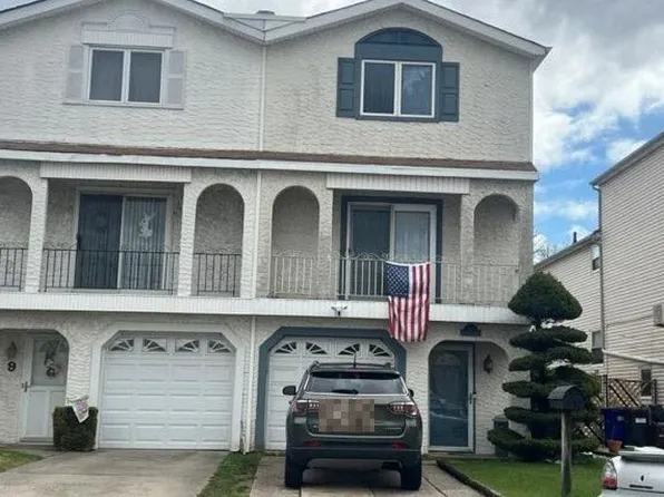 11 Saybrook St, Staten Island, NY 10314