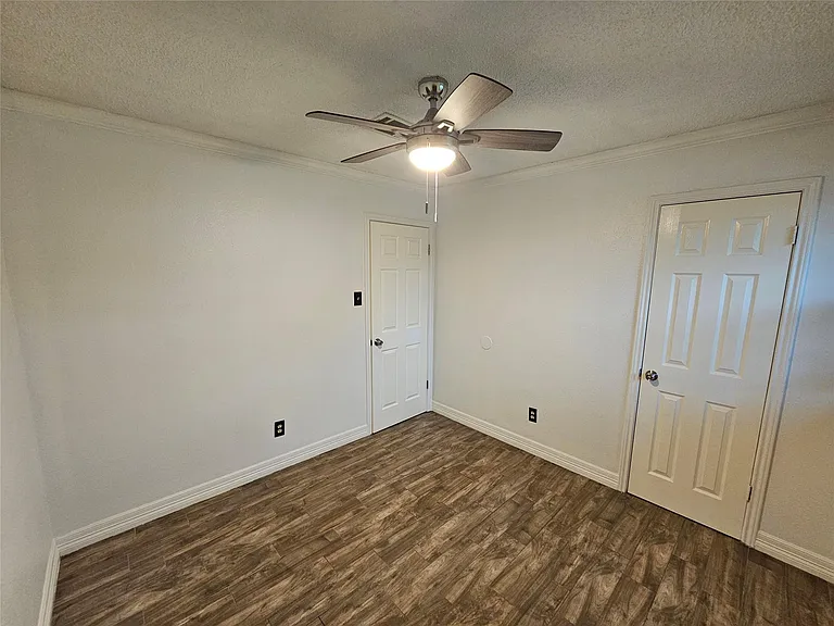 2715 Ashington Dr — Photo 24