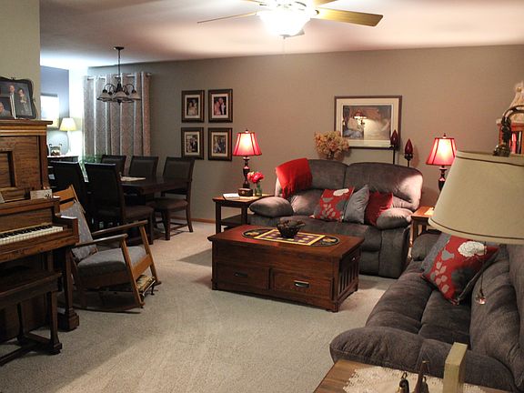 Living area with dining room