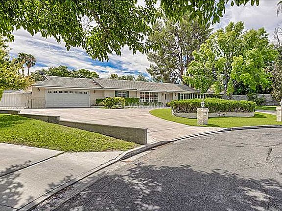 3rd image of 209 Stonewood Ct