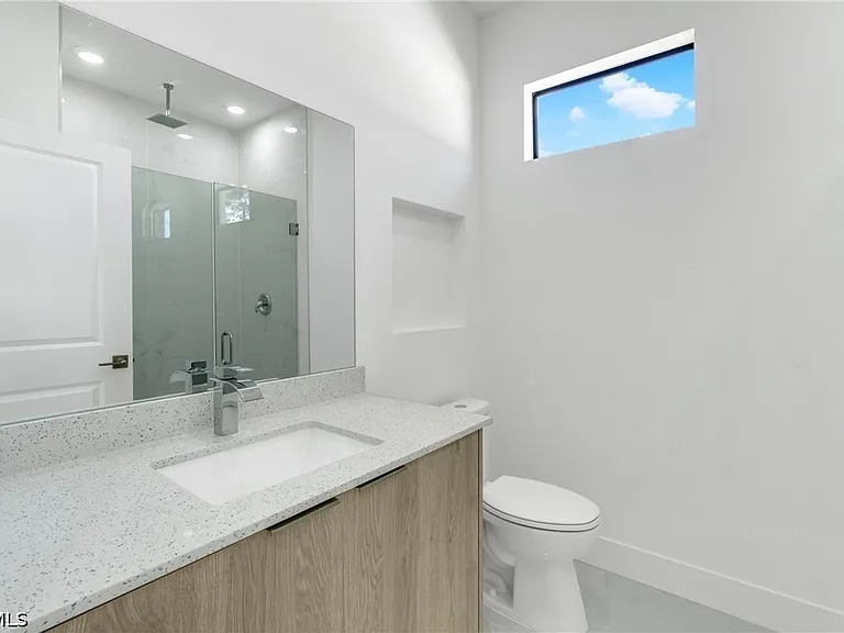 1142 Edelweiss St E — Photo 19