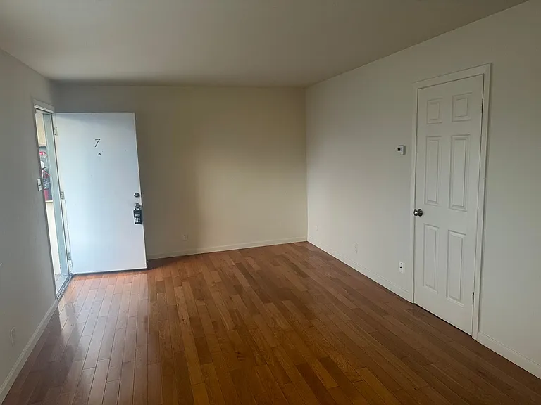 1345 El Camino Real — Photo 3