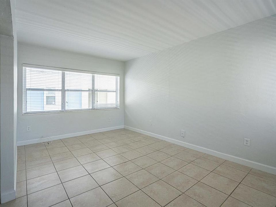 1st image of 8315 Byron Ave Unit 7A-8315-7A