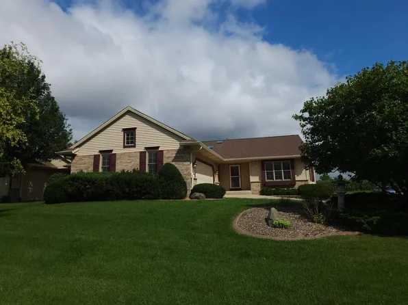 N66W15400 Raven Way DRIVE, Menomonee Falls, WI 53051