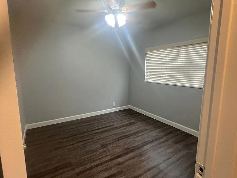 7113 Stafford Ave — Photo 6