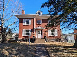 2020 E 3rd St, Duluth, MN 55812